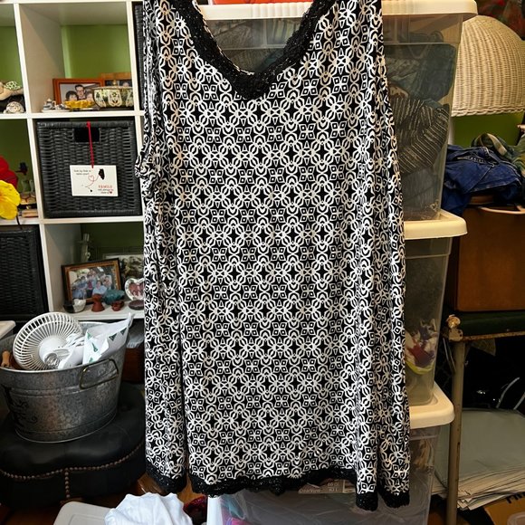 Lane Bryant 26/28 Tank Top Black and White with Lace Trim - Picture 2 of 7